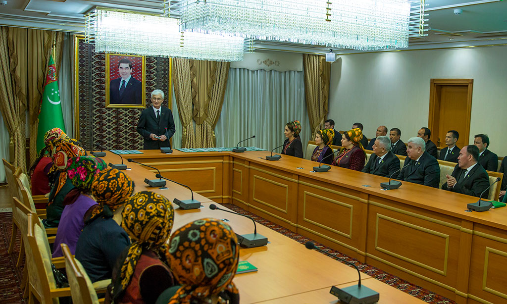 Parliamentarians of the new convocation receive certificates of deputies 