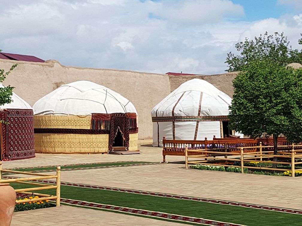 The President of Turkmenistan and Uzbekistan make a tour around historical monuments Uly Howly 