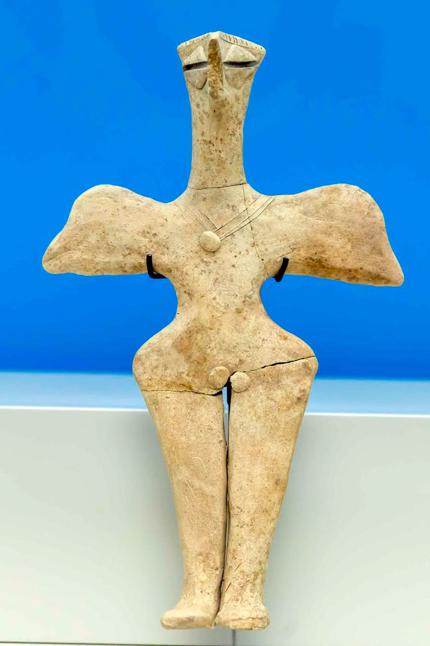 Жители и гости Берлина знакомятся с артефактами древней Маргианы  