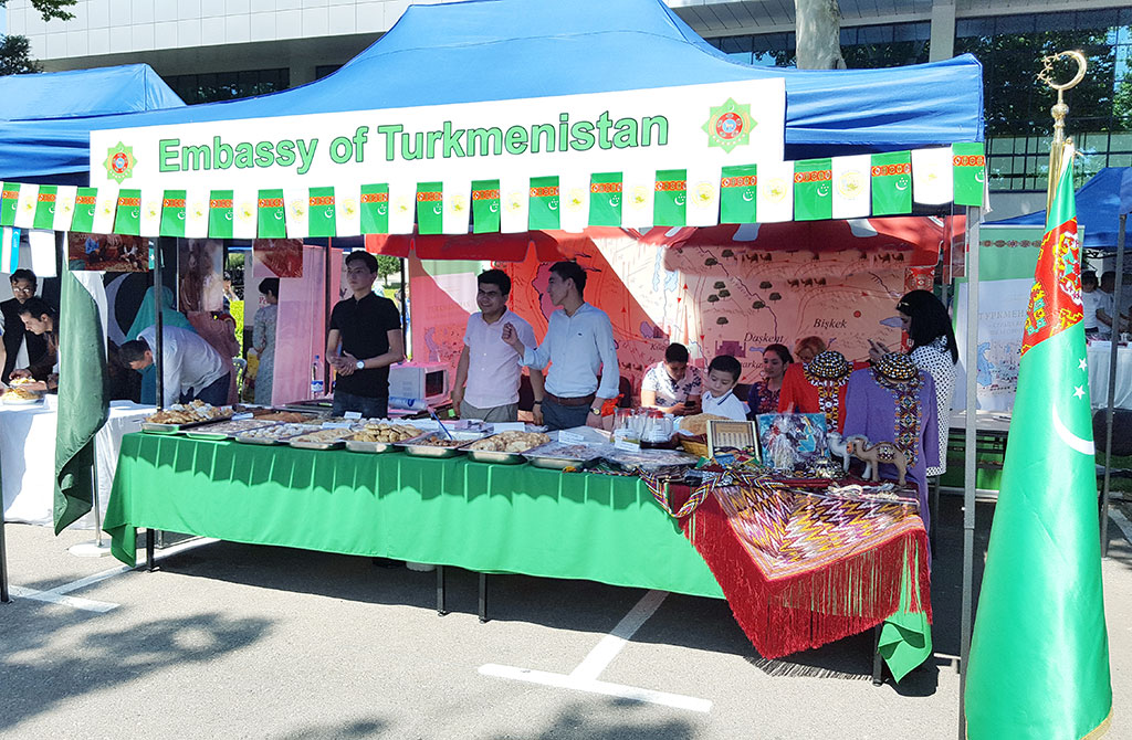 Turkmen traditions and national dishes were presented in Tashkent