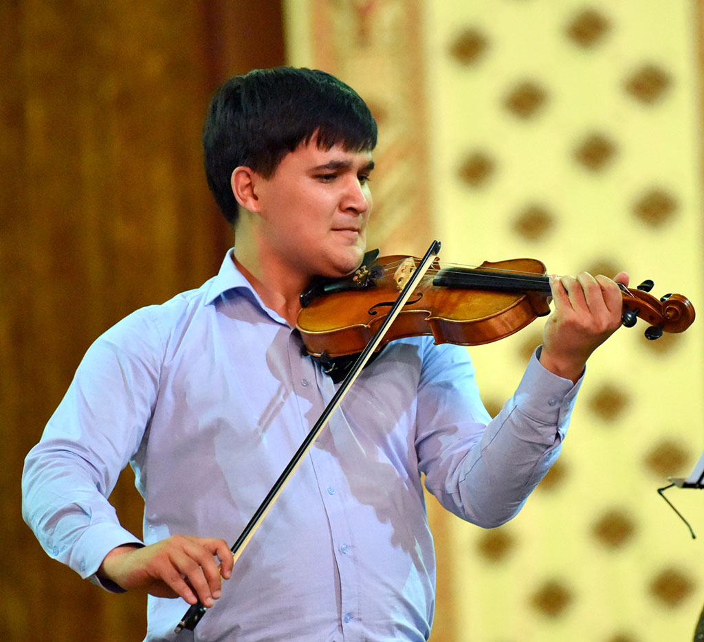 The concert dedicated to the 145th birthday of Sergey Rachmaninov is conducted in the Big Hall of the Turkmen National Conservatory 