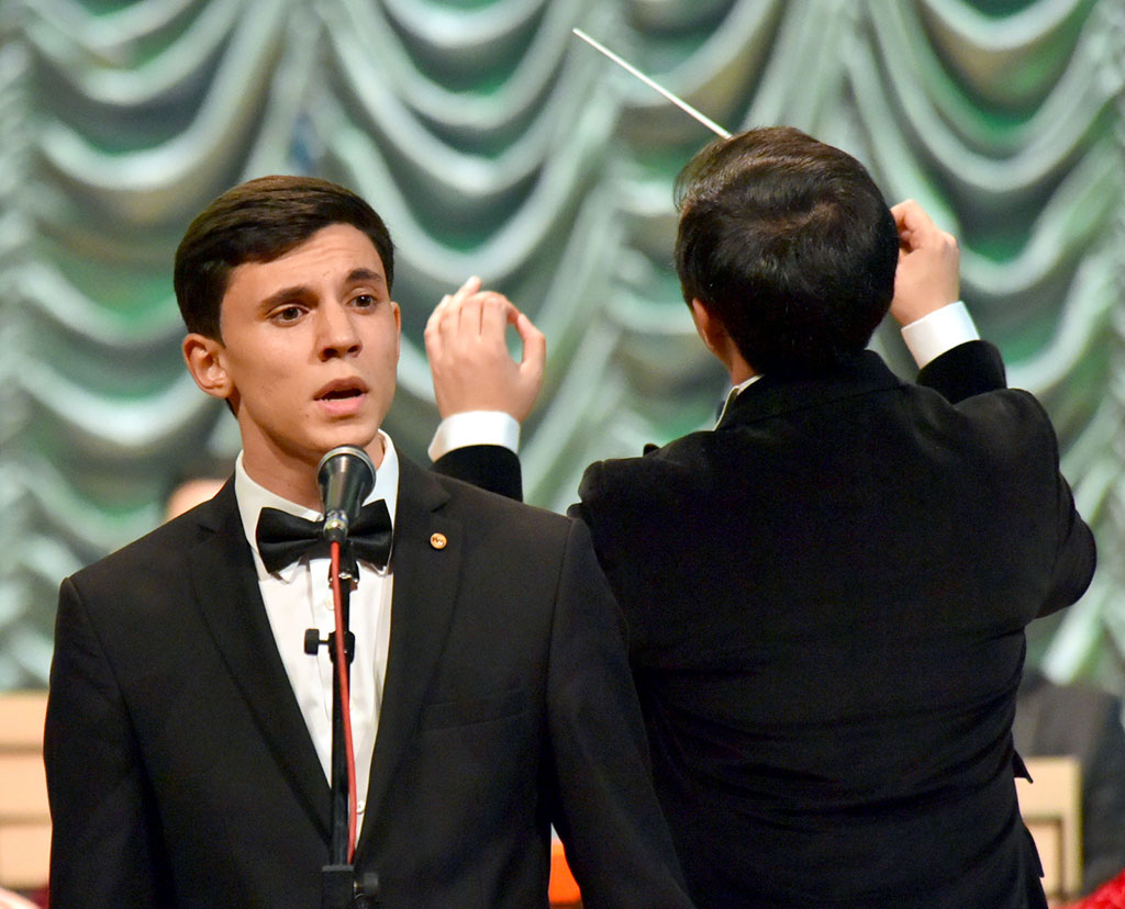 Ашхабадские меломаны оценили исполнительское мастерство юной скрипачки Селин Самсар