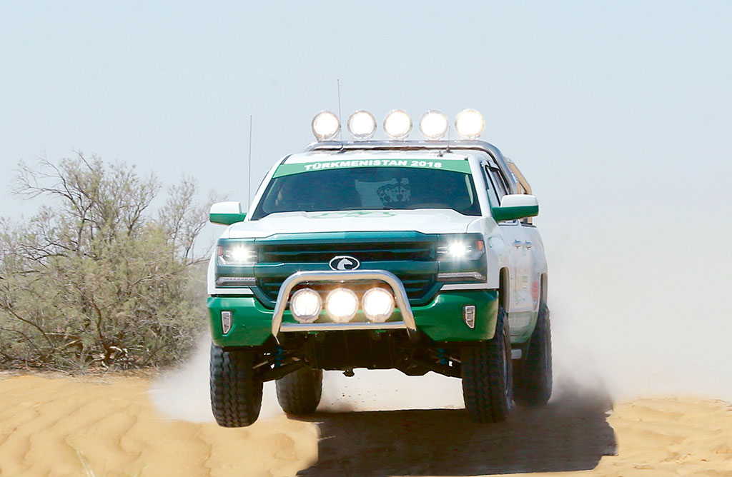 The Head of the State made a ride on racing vehicle along Karakum track