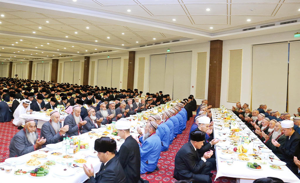 President of Turkmenistan Hosts Sadaqah on Beginning of Ramadan