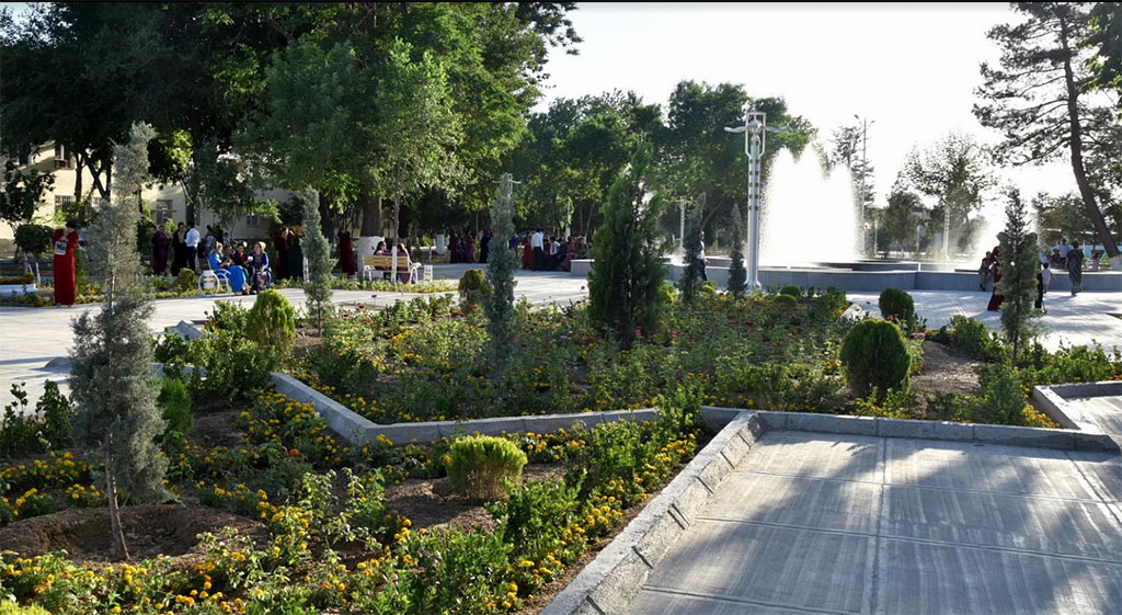 The park ensemble of the capital decorates new recreation areas on the eve of the Day of Ashgabat