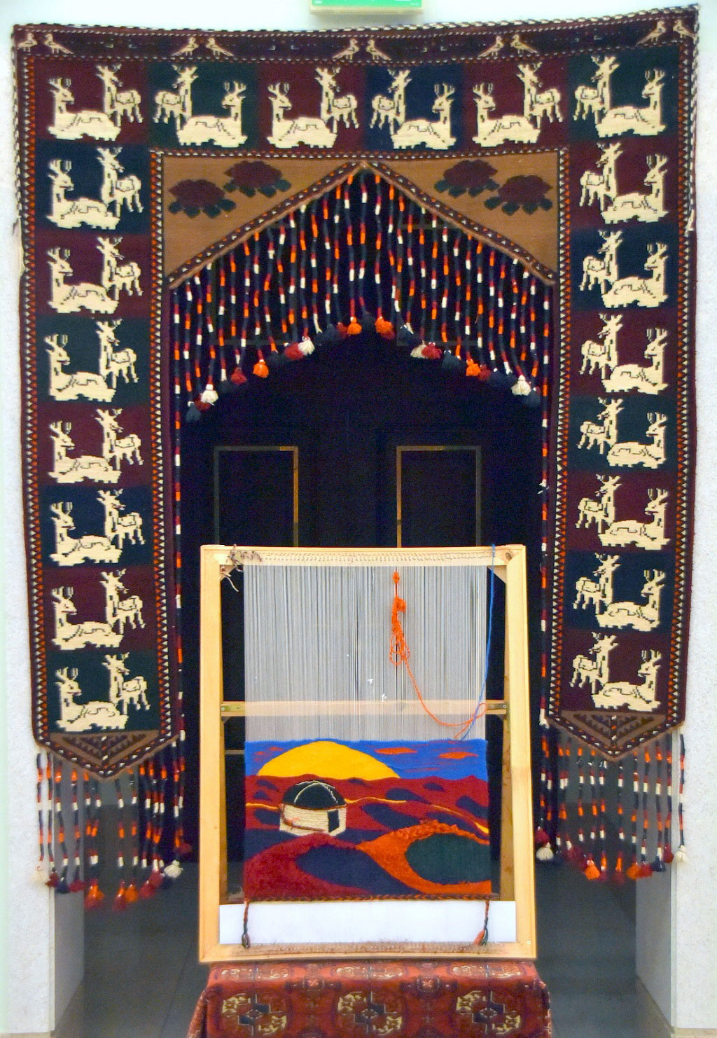 Exhibition of the Museum of Visual Arts speaks of the history and traditions of carpet making