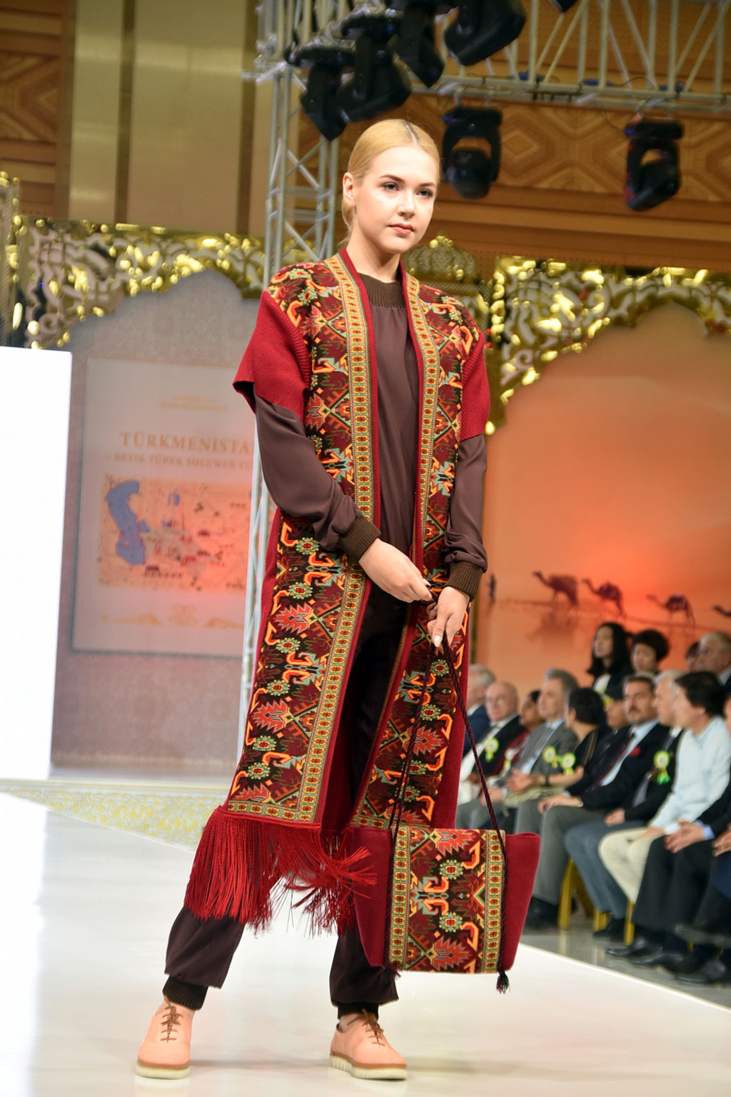 В Ашхабаде состоялся модный показ 