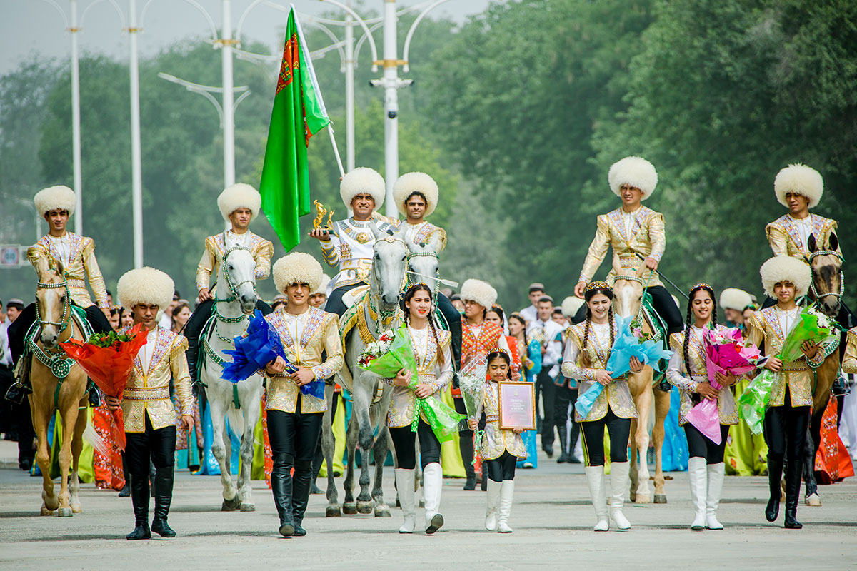 Turkmen horse riders are the triumphant of international circus festilval