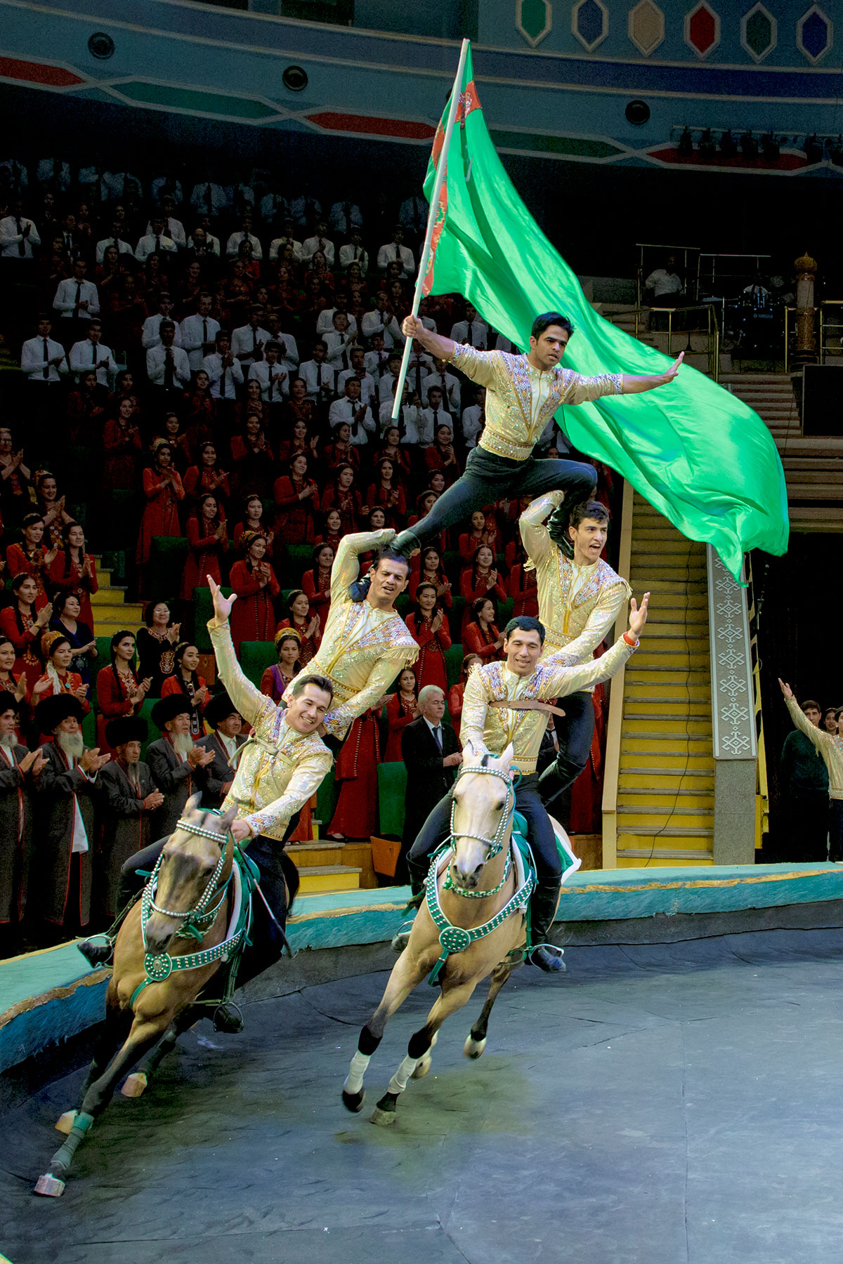 Turkmen horse riders are the triumphant of international circus festilval