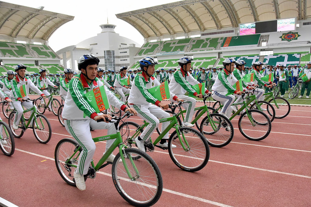 Mass Cycling Training at Ashgabat Stadium Enters Guinness Book of Records 