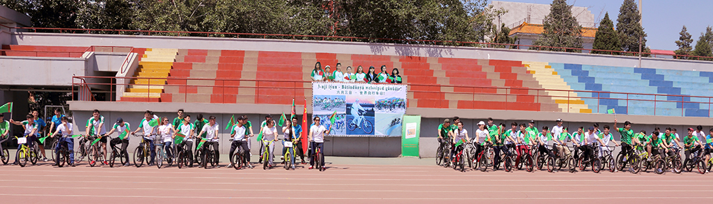 The diplomatic mission of Turkmenistan organizes a bike ride in Beijing 