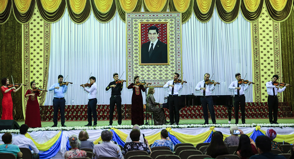 Pupils and colleagues of Nikolay Amiyants organize a concert on the occasion of the violinist birthday