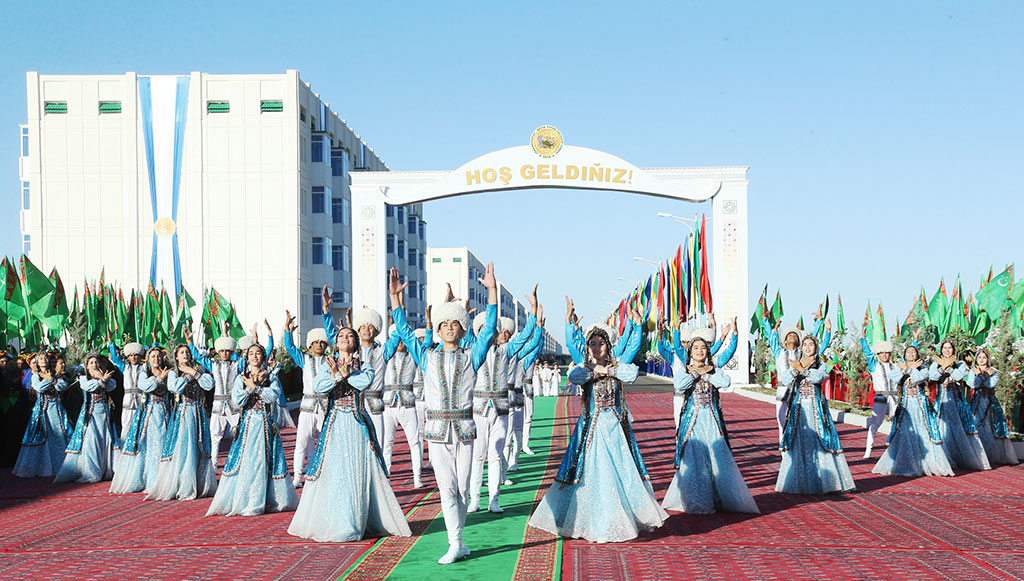 President of Turkmenistan attends the opening ceremony of a large residential area in Turkmenanabat 