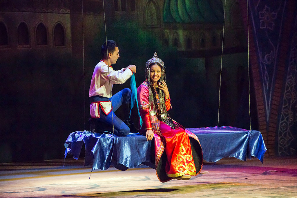 The staff of the Mary Drama Theater presents a new version of the famous dastan