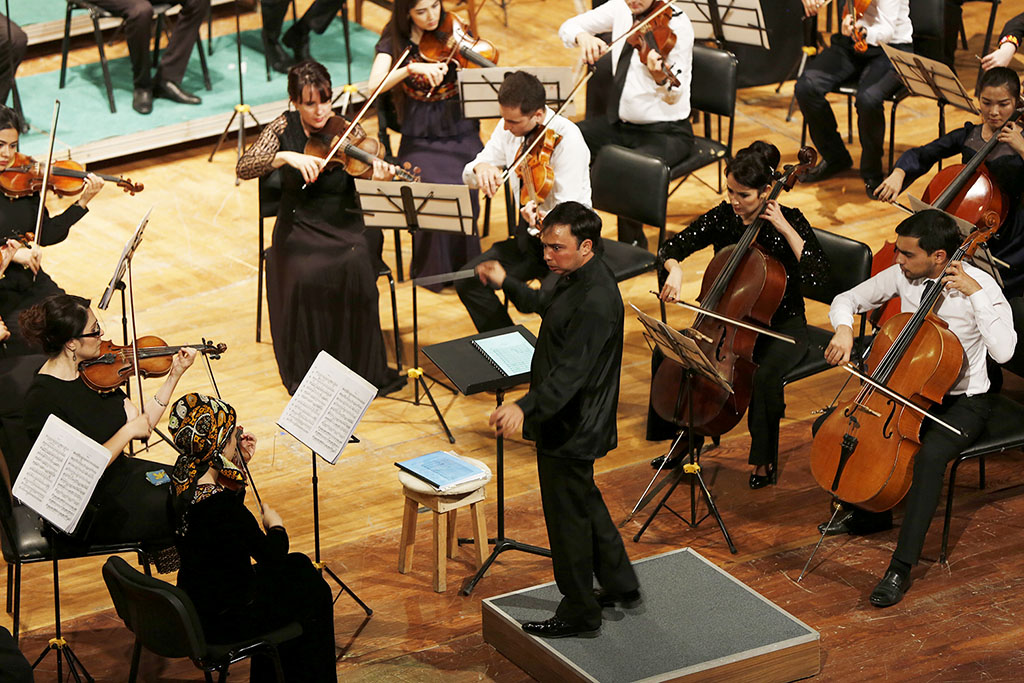 Symphony Orchestra under Rasul Klychev under the curtain of the season presents a musical gift