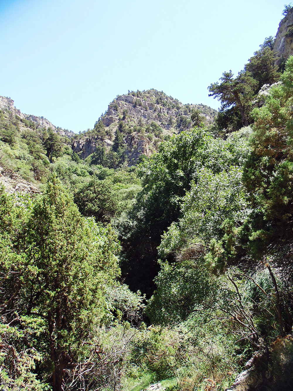 Mountain range of the Kopetdag is one of natural atractions of the country