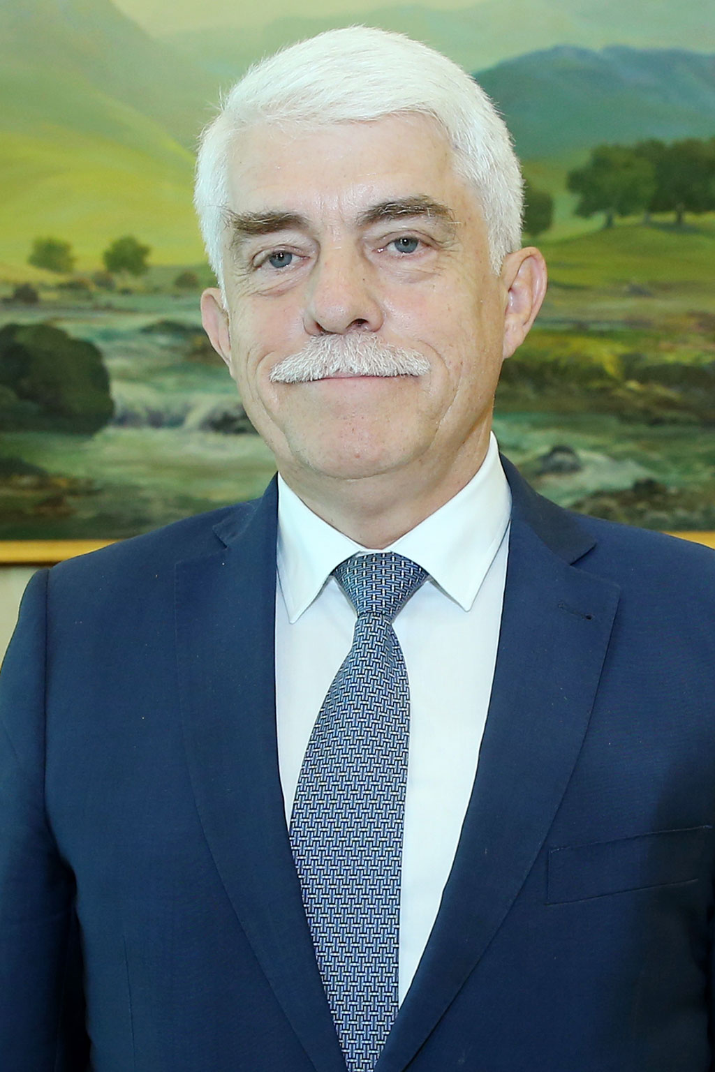 Türk­me­nis­ta­nyň Pre­zi­den­ti “Si­fal” we “Win­çi”  kom­pa­ni­ýa­la­ry­nyň ýol­baş­çy­la­ry­ny ka­bul et­di