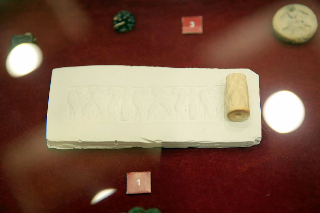 Catalogue Launched in Ashgabat Illustrates Artifacts of Margiana