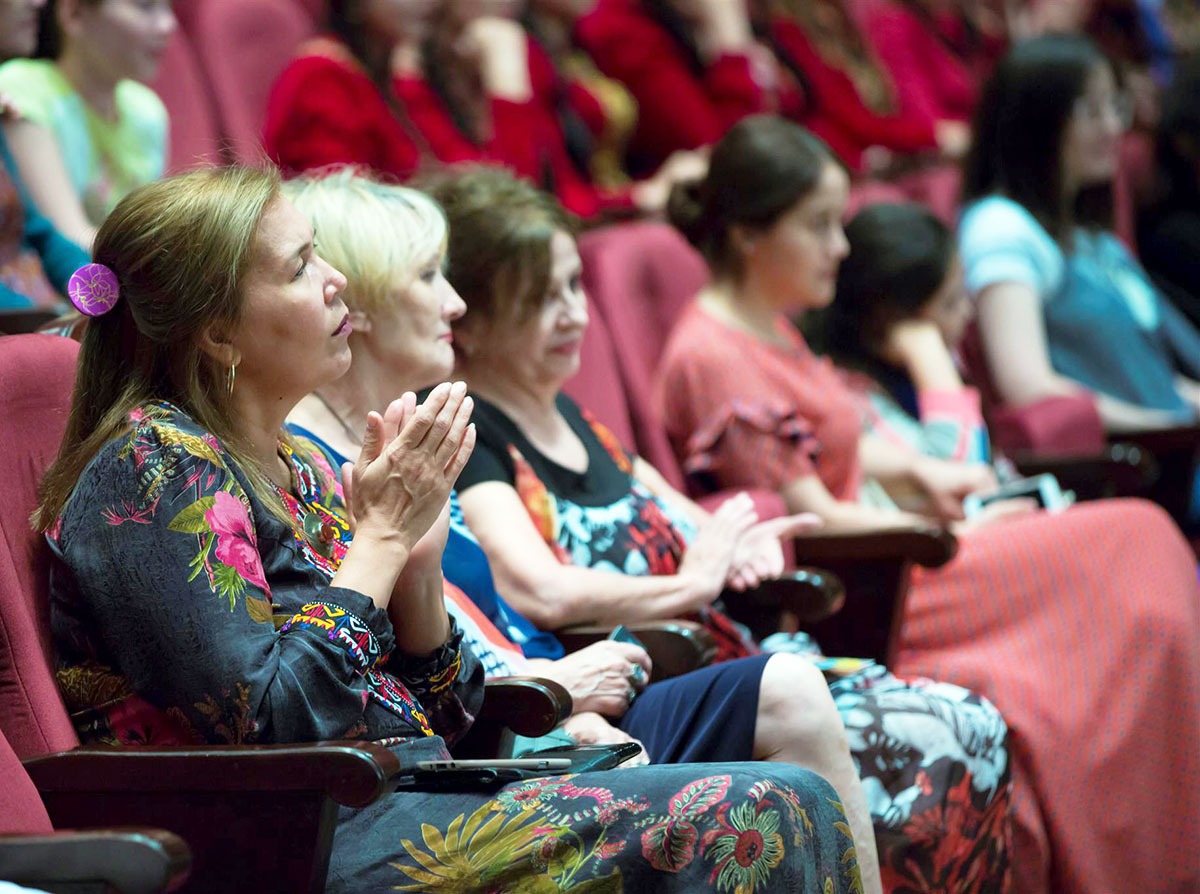 Aşgabatlylar hindi  tanslaryna tomaşa etdiler