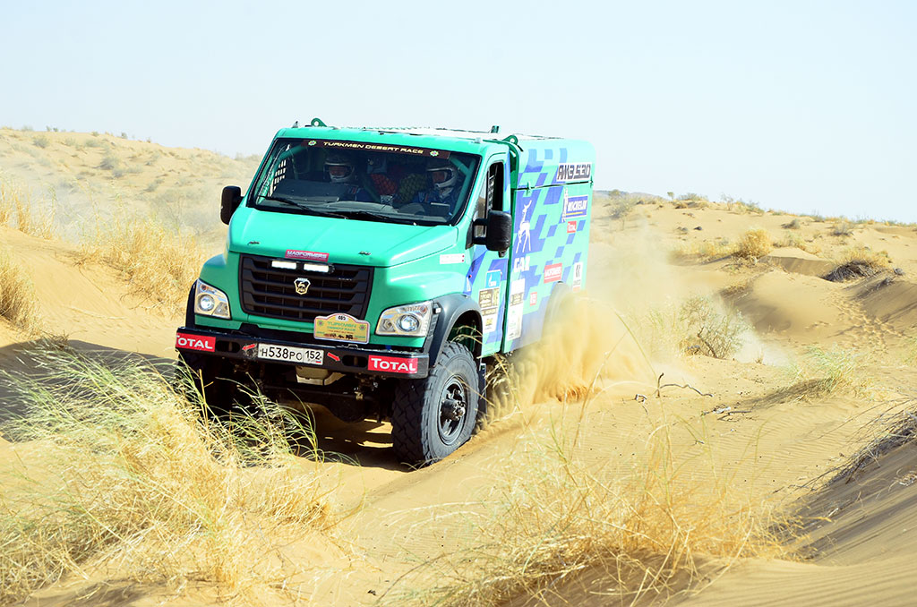 Ral­li-reý­de gat­na­şy­jy­lar  “Al­tyn asyr” Türk­men kö­lü­ne gel­di­ler