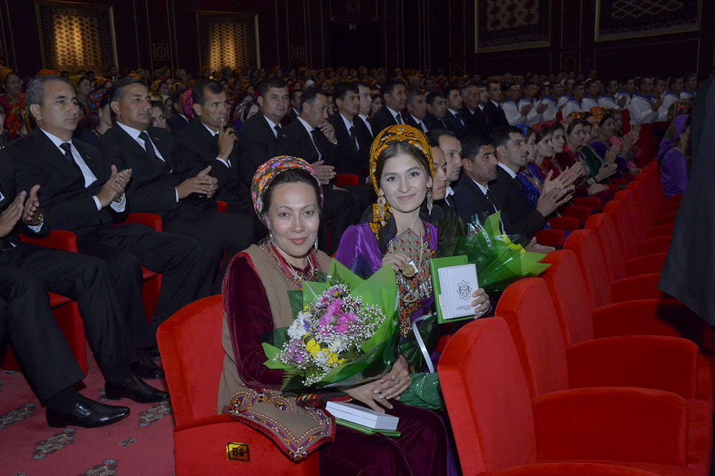 Cultural Figures Receive Presidential Awards and Titles at Recognition Ceremony 