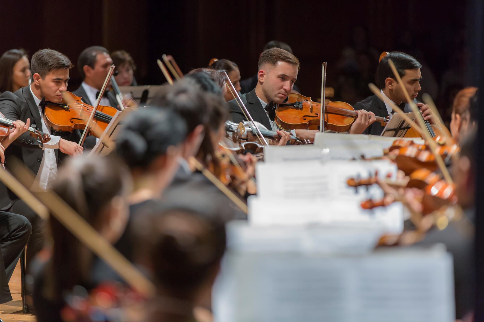 The orchestra conducted by Rasul Klychev performs 