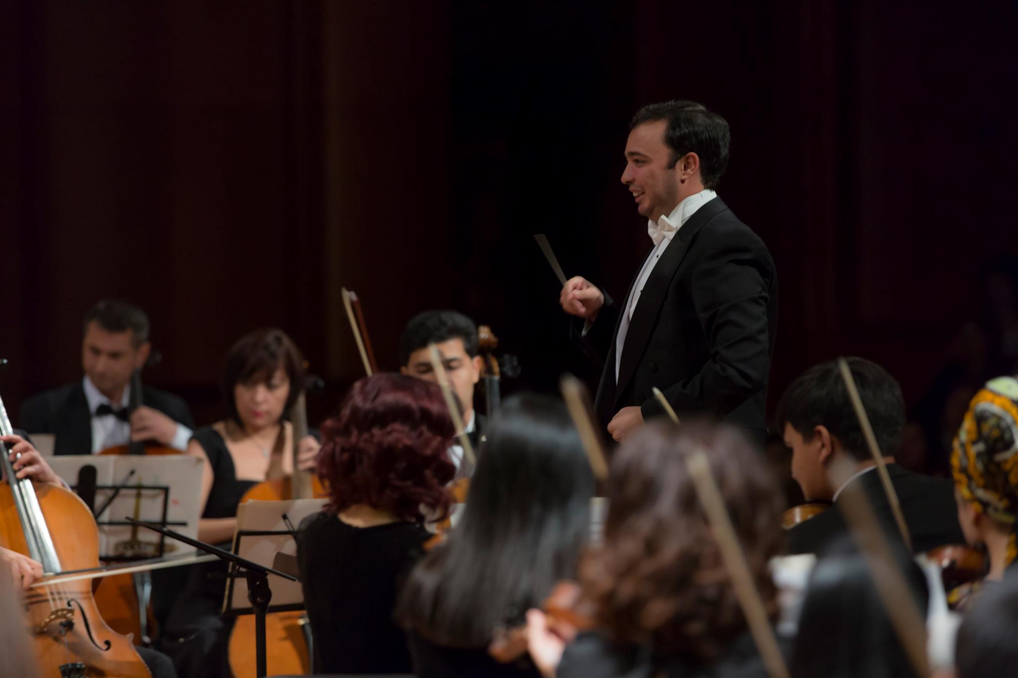 The orchestra conducted by Rasul Klychev performs 