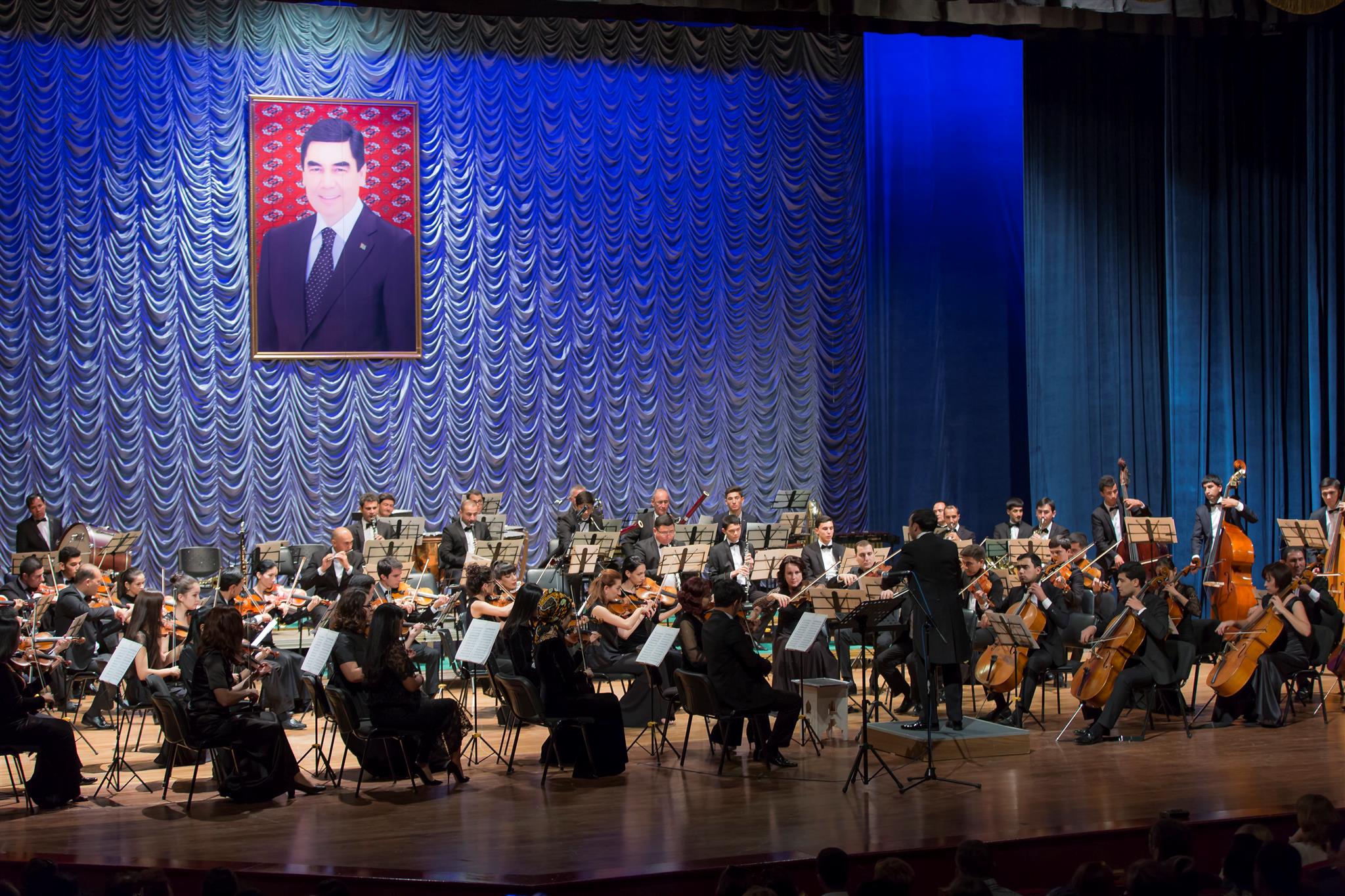 The orchestra conducted by Rasul Klychev performs 