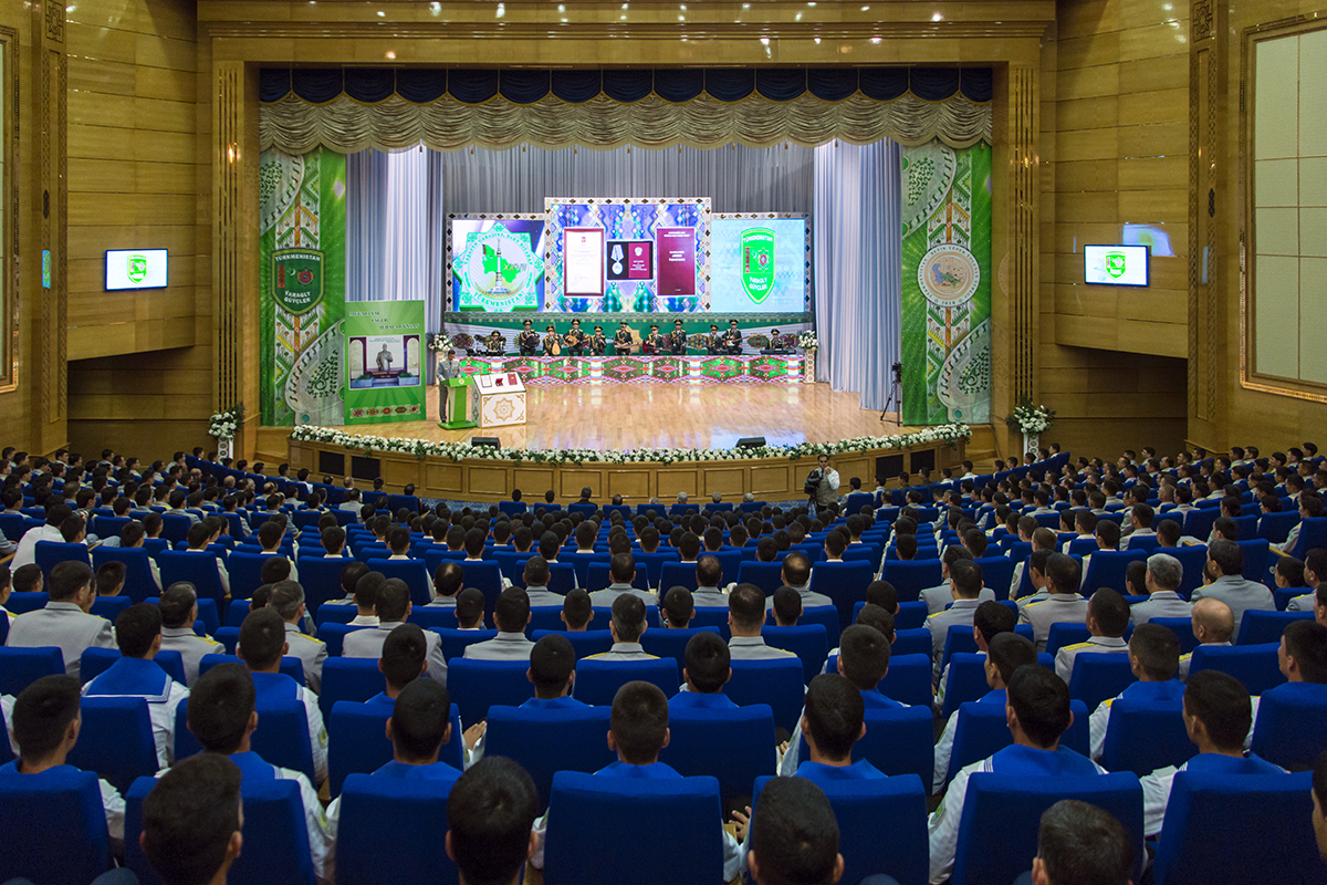 The Medal of Honour of Berdimuhamed Annayev is given to specialized military school no. 1 