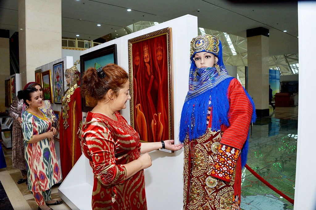 Dushanbe residents are introduced with Turkmen culture