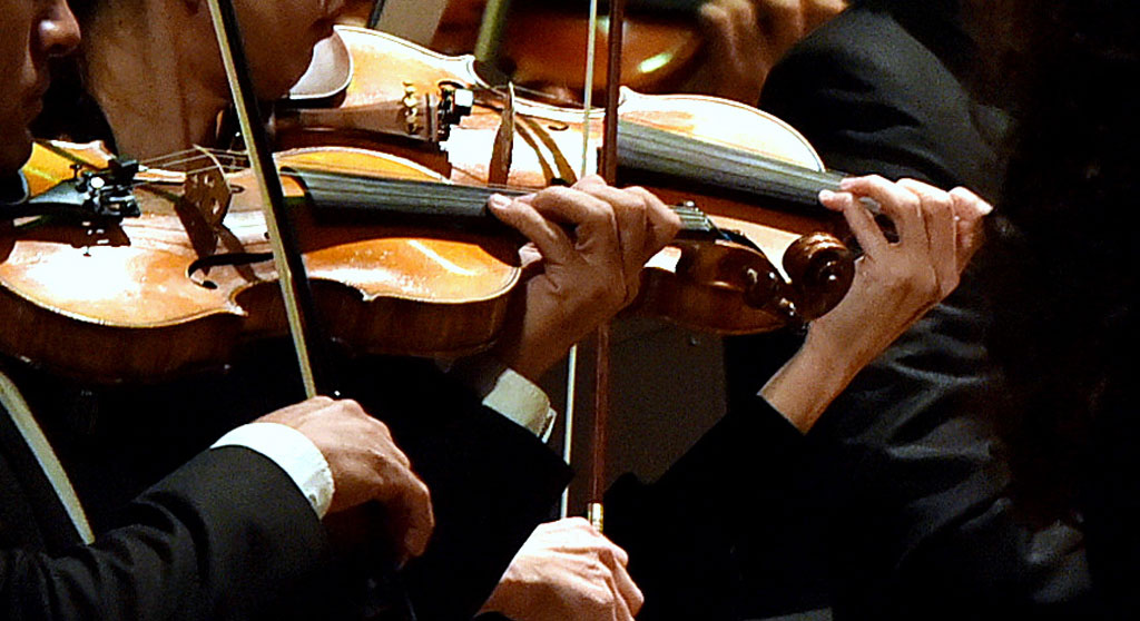 Глава государства выразил соболезнования в связи с жертвами наезда поезда в Индии 