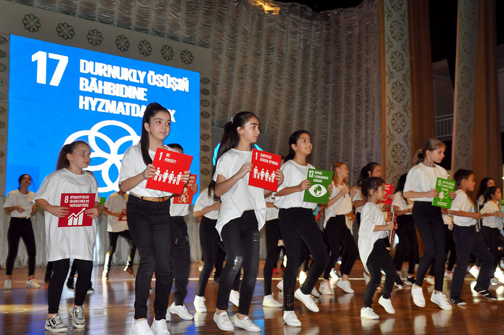 Häzirkizaman tanslarynyň üsti bilen Durnukly ösüşiň maksatlary hakda