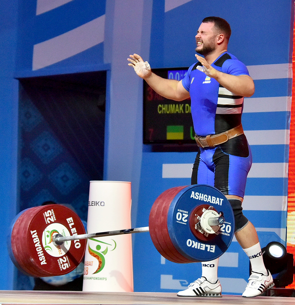 Weightlifters from Uzbekistan, Iran and Ukraine contest for leading positions in 102 kg weight category