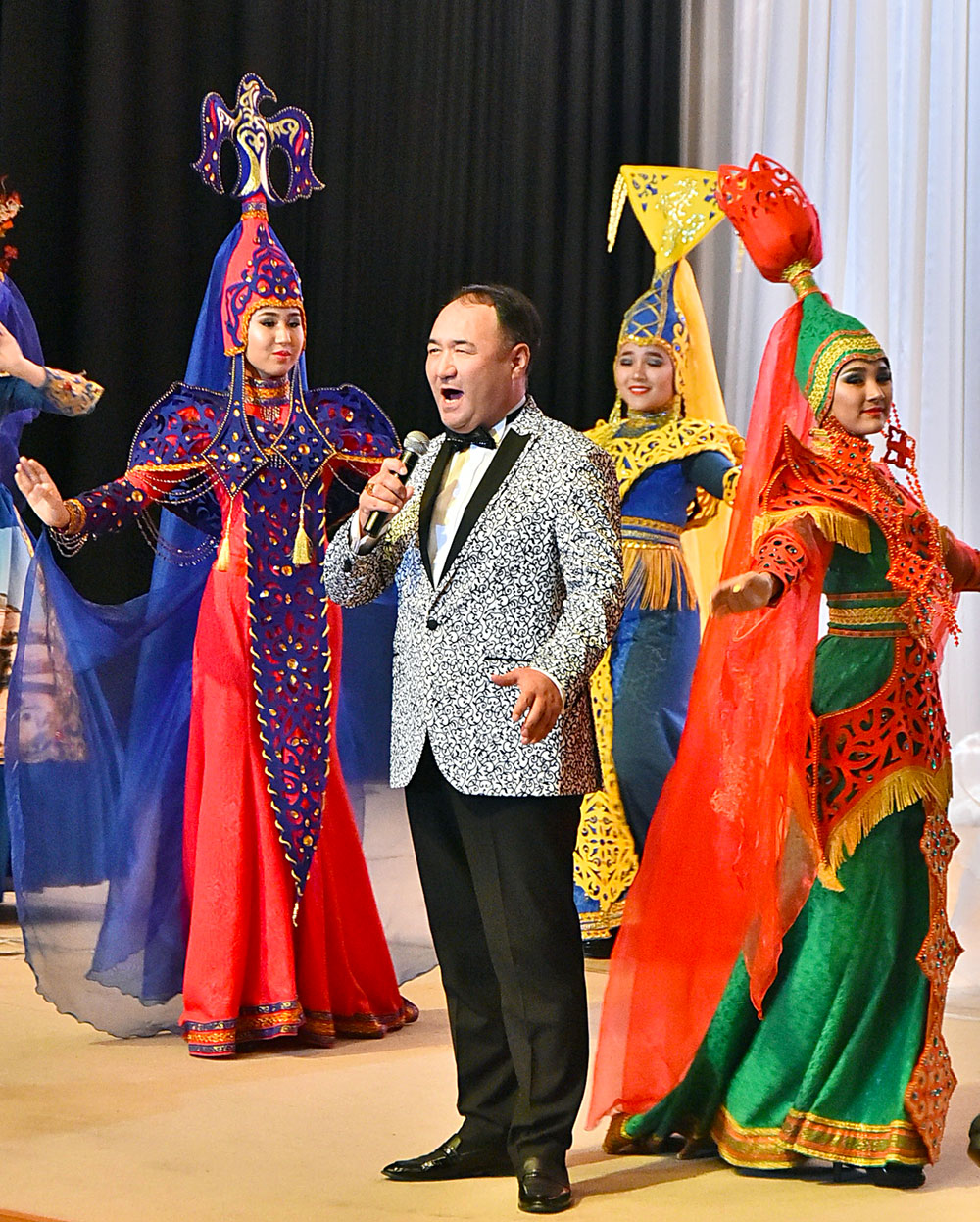 Turkmenistan citizens learn about the culture of Kazakhstan 