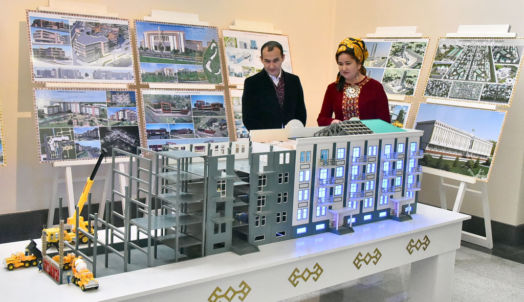 Aşgabatda binagärlik döredijilik sergisi açyldy