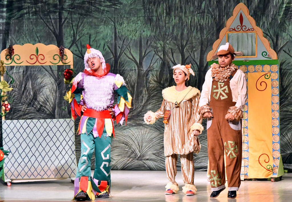 Gurjak teatry ýaşajyk tomaşaçylara gyzykly täze ýyl ertekisini sowgat etdi