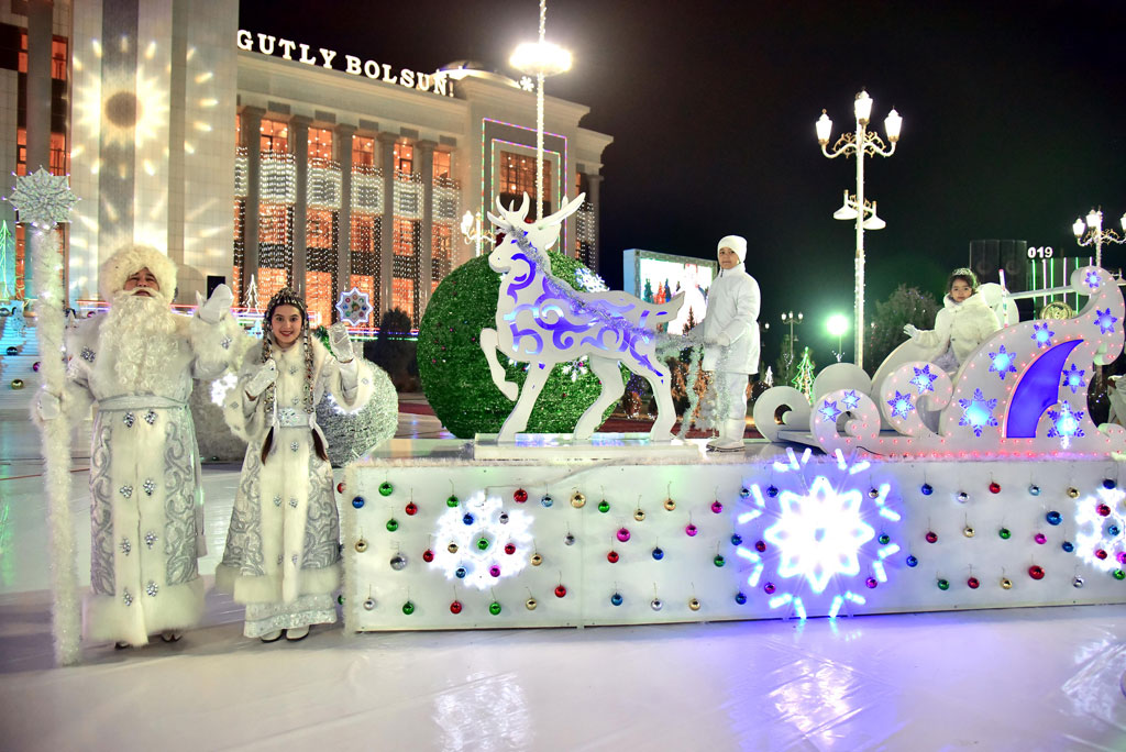 The square of Älem Cultural and Entertainment Centre is the spot of New Year celebrations 