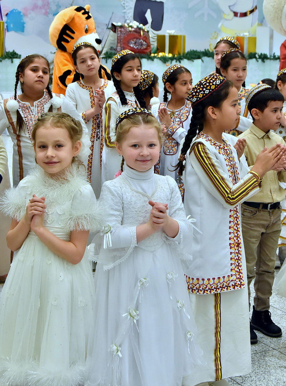 56 young Turkmenistan citizens became the prize winners of Gulbaba Award