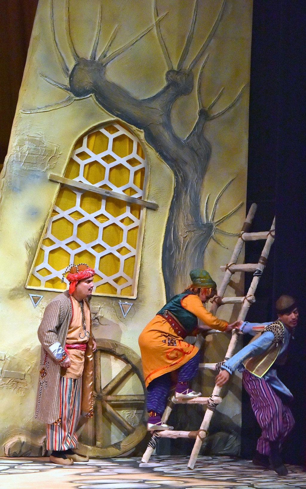 “Ependi, kim sen?” ýa-da Hoja Nasreddin barada ýene bir sahna oýny