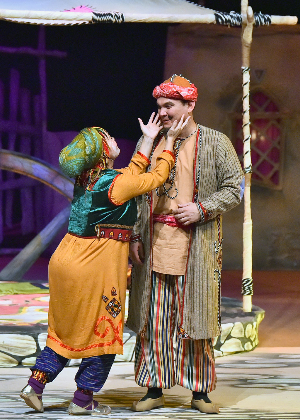 “Ependi, kim sen?” ýa-da Hoja Nasreddin barada ýene bir sahna oýny