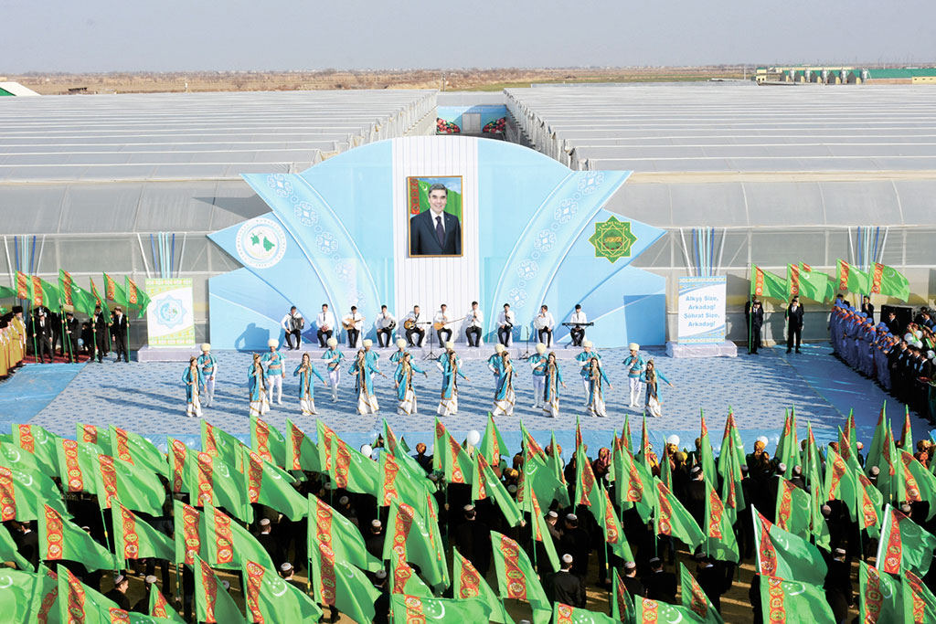 Network of modern hothouse farms expands in Mary Velayat 