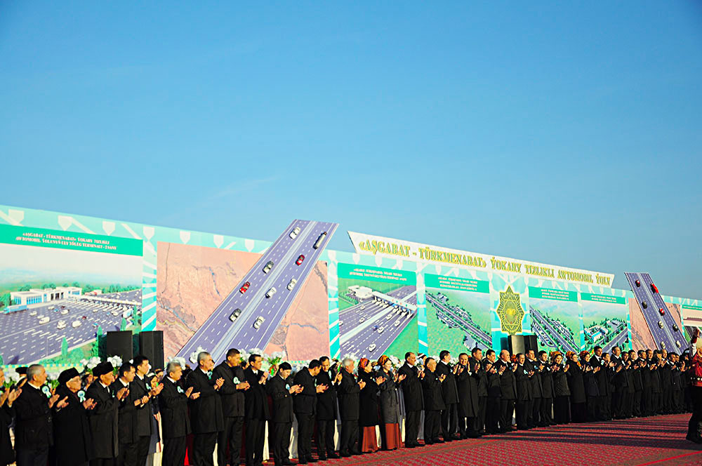 Ýokary tizlikli Aşgabat — Türkmenabat awtomobil ýolunyň gurluşygyna badalga berildi