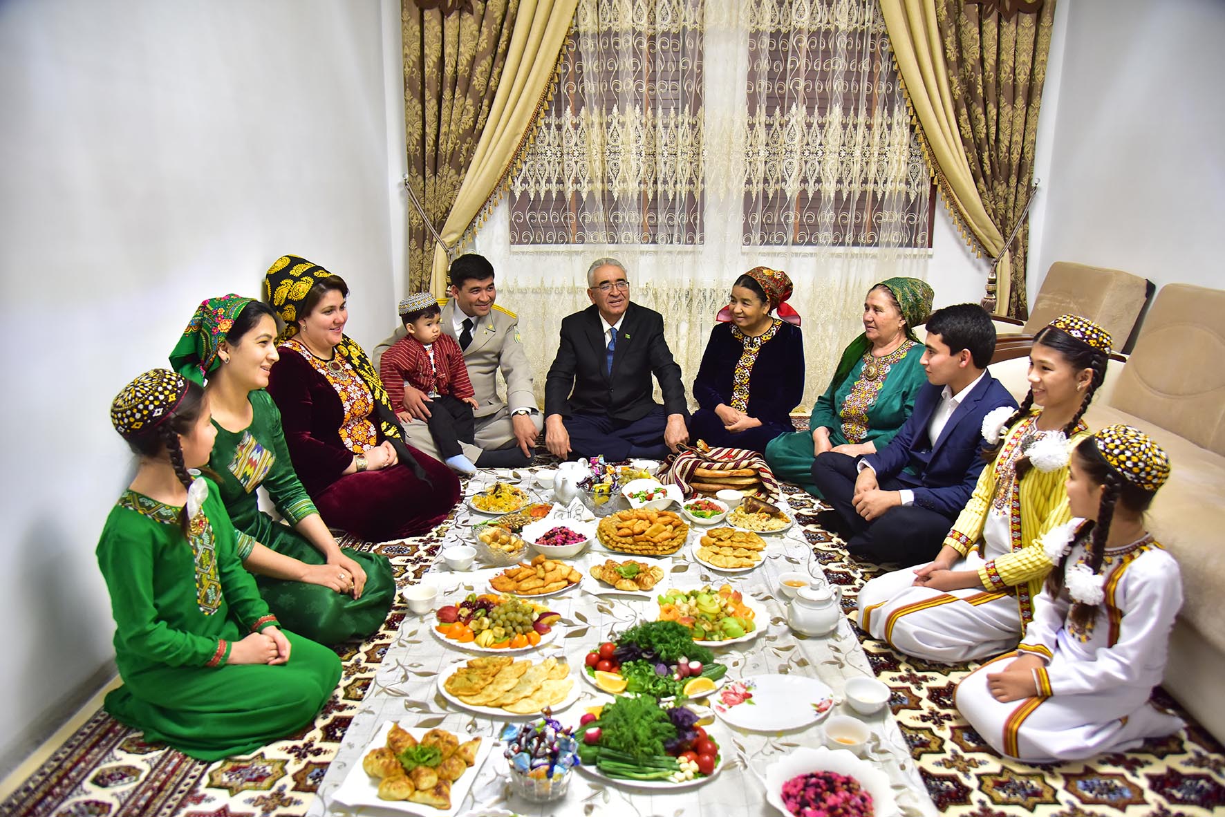 Families of personnel of Lebap Velayat Police Department celebrates housewarming party