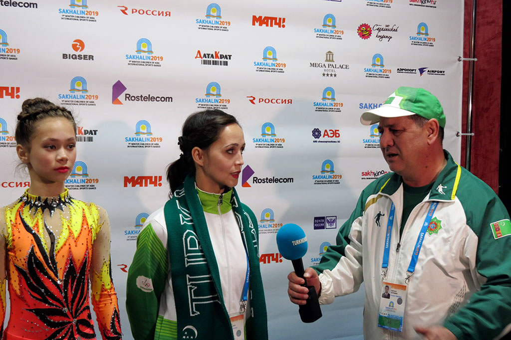 На играх «Дети Азии» туркменские фигуристки представили произвольные программы 