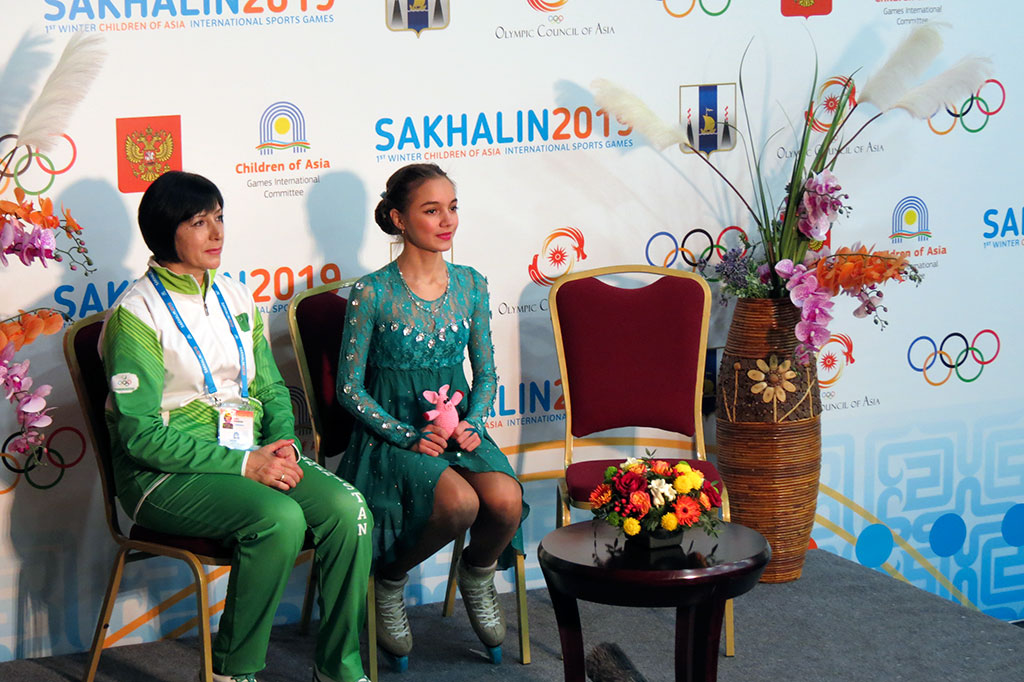 На играх «Дети Азии» туркменские фигуристки представили произвольные программы 