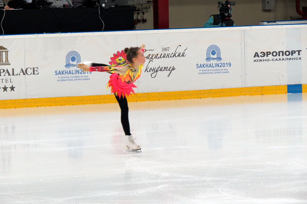 На играх «Дети Азии» туркменские фигуристки представили произвольные программы 