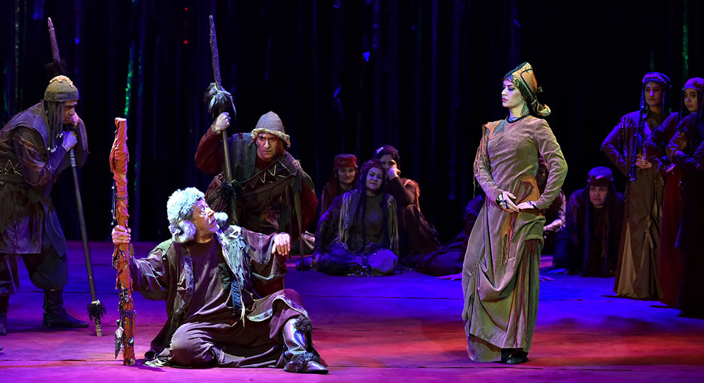 Какаджан Аширов представил своё прочтение пьесы Александра Володина «Ящерица»