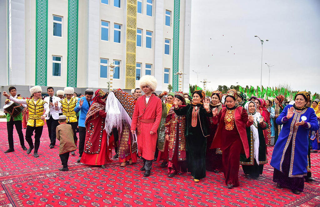 48 Families Celebrate New Homes in Turkmenabat 