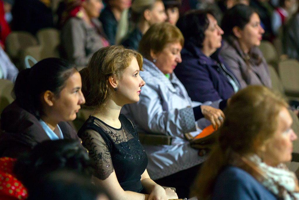 В Большом зале ТНК состоялся сольный концерт пианистки Бахар Аннадурдыевой