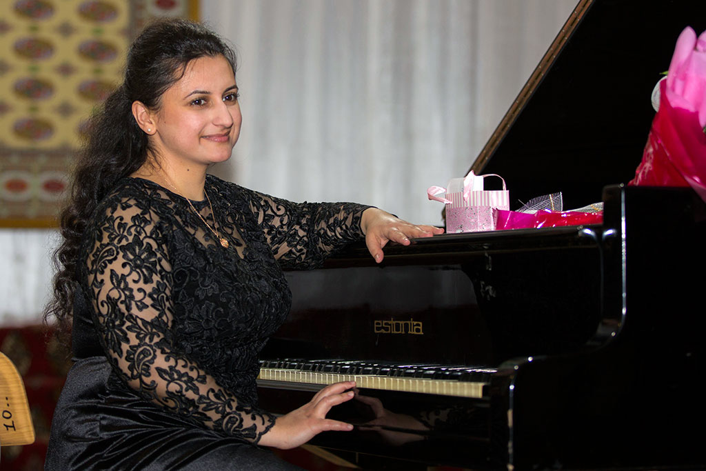 Pianist Bakhar Annadurdyeva Gives Solo Performance at Music Conservatory’s Big Hall 